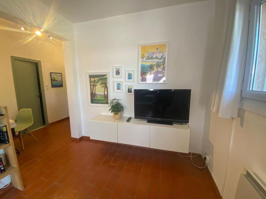 Simone, Appartement Maison, Quartier Calme, Grande Terrasse, Spa, Barbecue, 2 Chambres Fréjus Exteriör bild