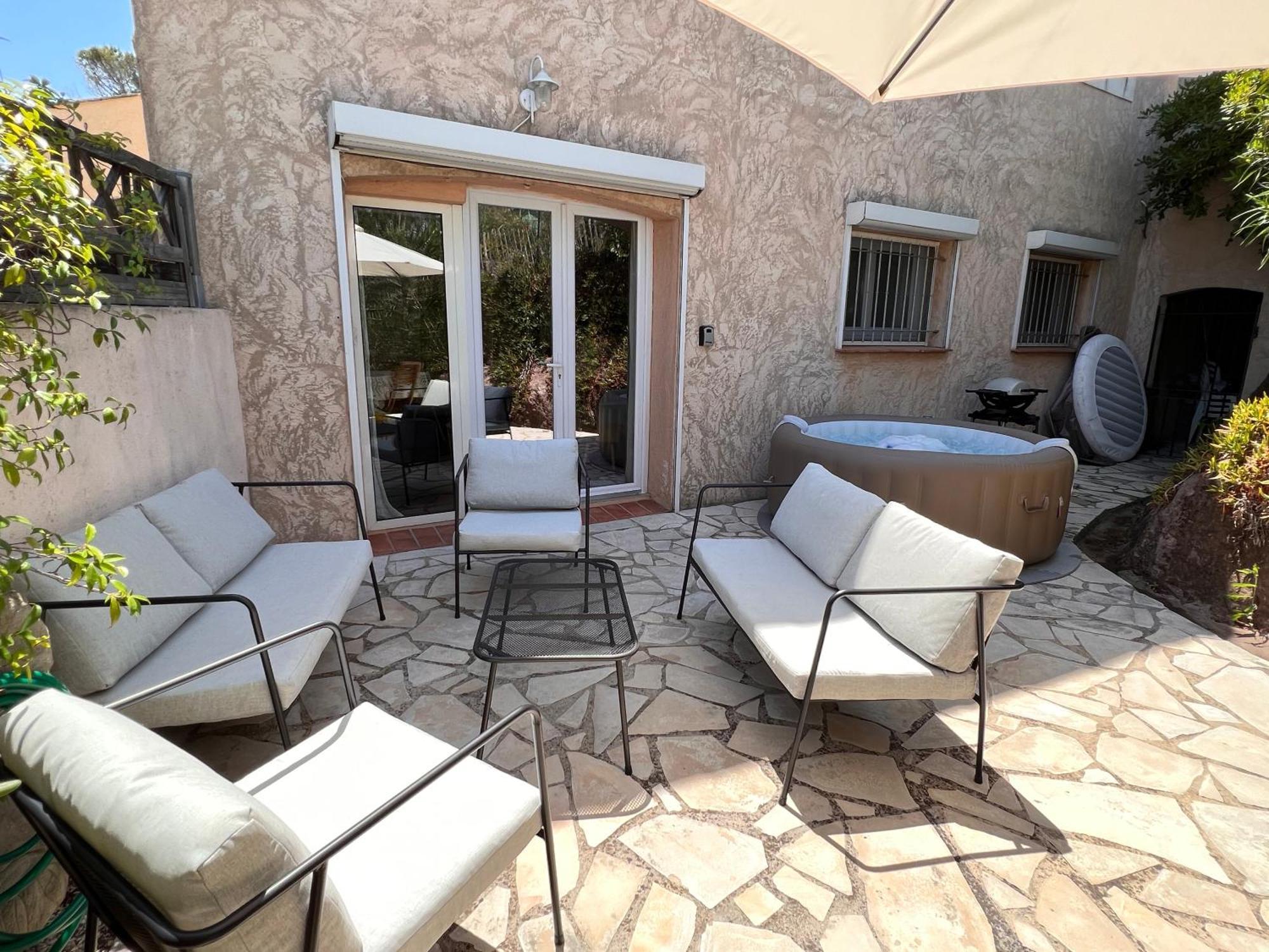 Simone, Appartement Maison, Quartier Calme, Grande Terrasse, Spa, Barbecue, 2 Chambres Fréjus Exteriör bild